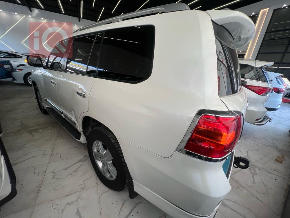 تويوتا لاندكروزر